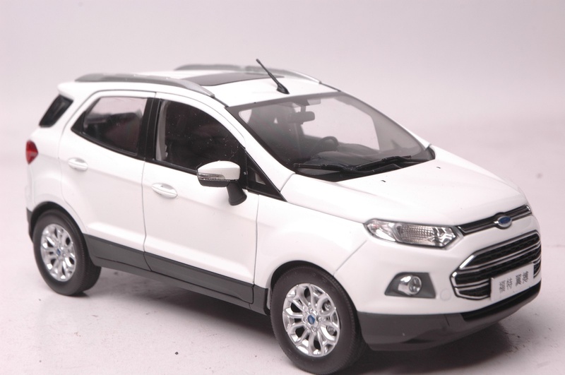 Ford Ecosport car model in scale 1:18 white