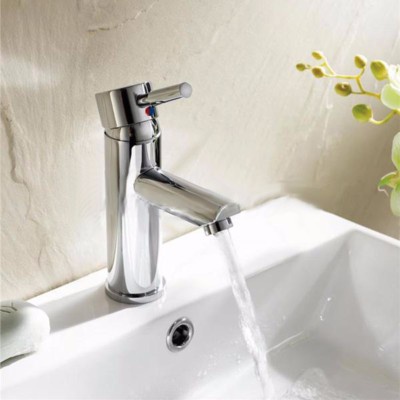 Chrome Bathroom Basin Sink Faucet Single Handle/Hole Hot & Cold Water Mixer Tap