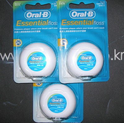 3 × Oral-B Essential Dental Floss Waxed Mint 50m