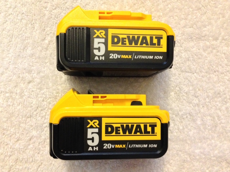 2 New Dewalt 2018 20V Max XR DCB205 5.0Ah Lithium Ion Batteries Li-ion DCB205-2