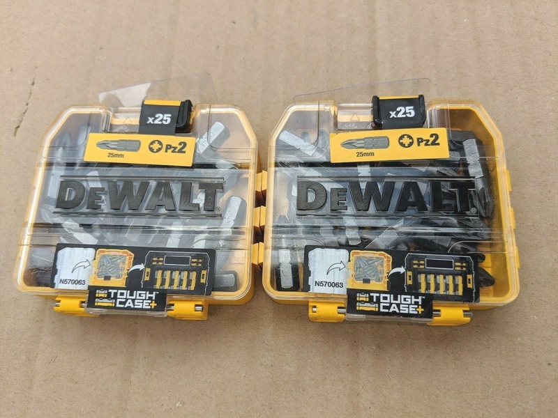 50 X DEWALT PZ2 25MM SCREWDRIVER BITS IN TOUGH CASE (2 X PACKS)