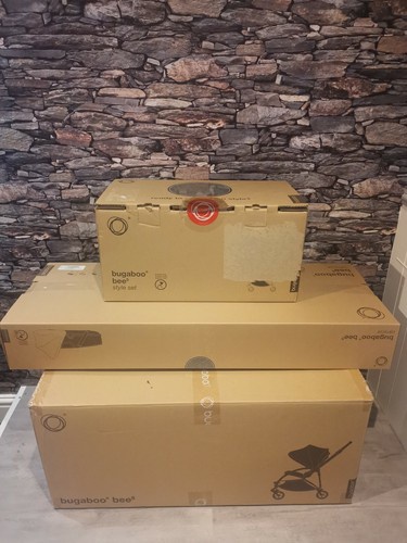 Bugaboo Bee5 2020 Black Chassis & Grey melange with Carrycot all brand new boxed