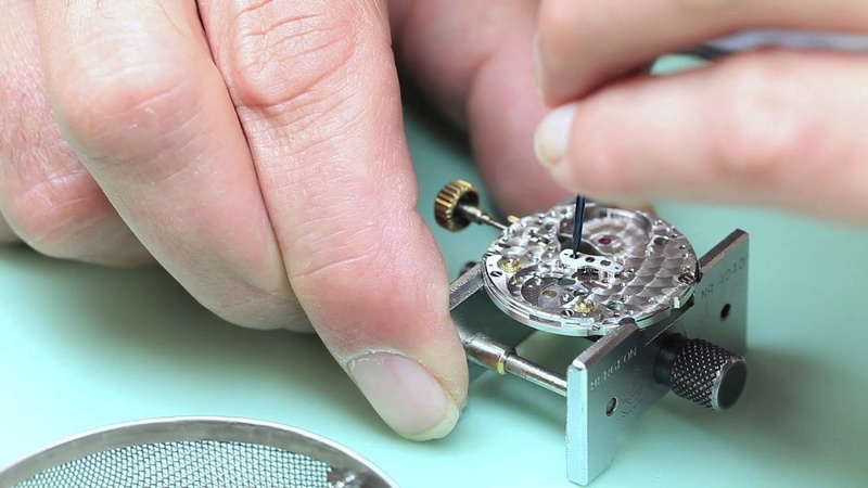 Rolex Submariner Watchmaking Demonstration | Watchfinder & Co. - YouTube