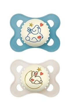 Amazon.com : MAM Original Night Pacifiers, Binky Pacifier for 0-6 Months, BPA-Free Silicone, Glows in The Dark, Best for Newborn Babies, Developed with Medical Experts, 2 Count Binkies, with Sterilizer Case : Baby Pacifiers : Baby