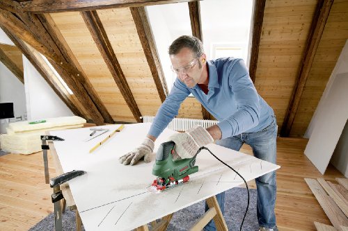 Bosch Stichsäge PST 900 PEL (Sägeblatt, Spanreißschutz, CutControl, Transparenter Abdeckschutz, Sägeblattdepot, Koffer, 620 Watt)