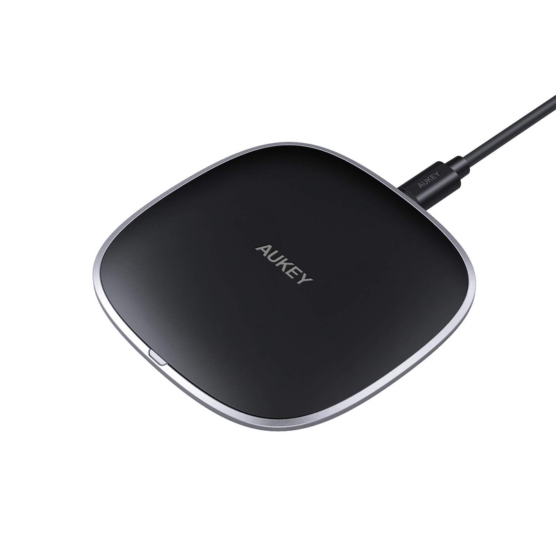 Amazon.com: AUKEY Qi Wireless Charger, Fast Wireless Charging Pad with 10W, 7.5W & 5W Output Levels, Compatible with Samsung S10/S9/S8/S7, iPhone Xs/XR/X/8 and Other Qi-Enabled Devices: Cell Phones & Accessories