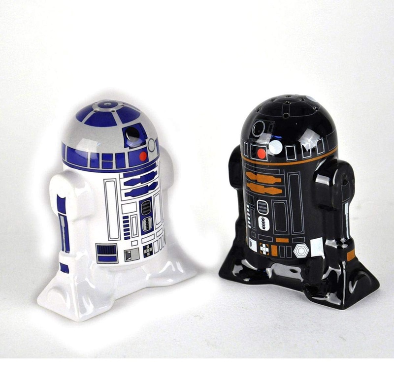 Amazon.com: Star Wars Droid Salt and Pepper Shakers - Ceramic R2-D2 and R2Q5 - Add a little Star Wars to every Meal: Kitchen & Dining