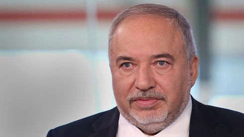 ליברמן שוקל לבטל את הפטור ממע