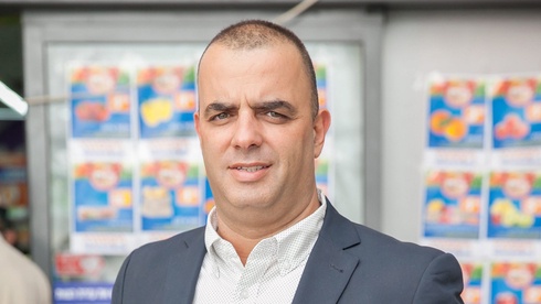 מנכ